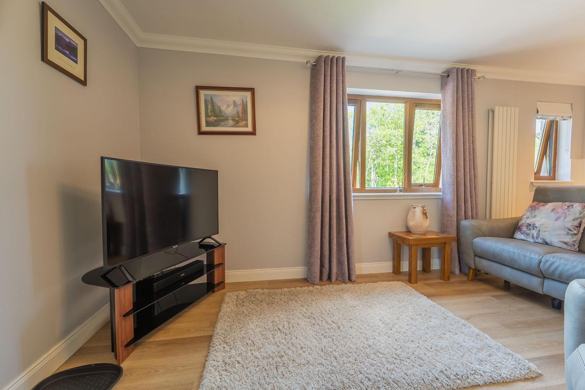 Self Cateringone Bedroom Apartment Форт Уилям Екстериор снимка